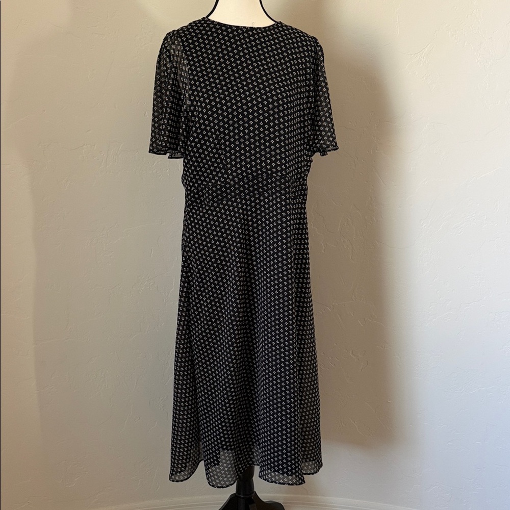 Ann Taylor Black Printed Short-Sleeve Midi Dress